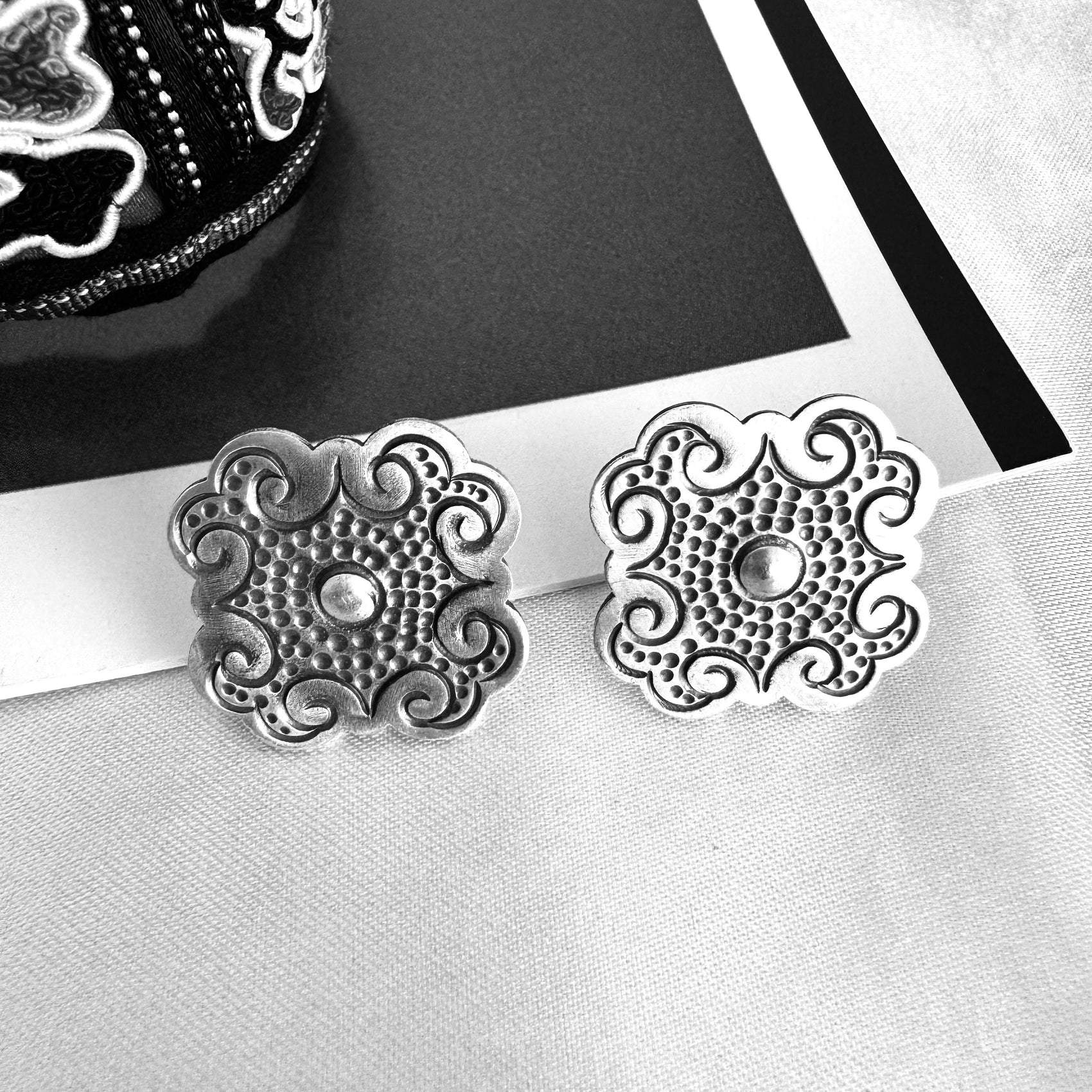 Whirlpool Motif Earrings