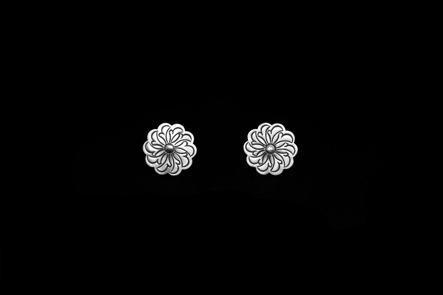 Chrysanthemum Form Earrings